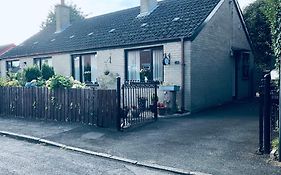 Ponderosea Cottage Free Gated Parking M1 & City Location, Wood Stove